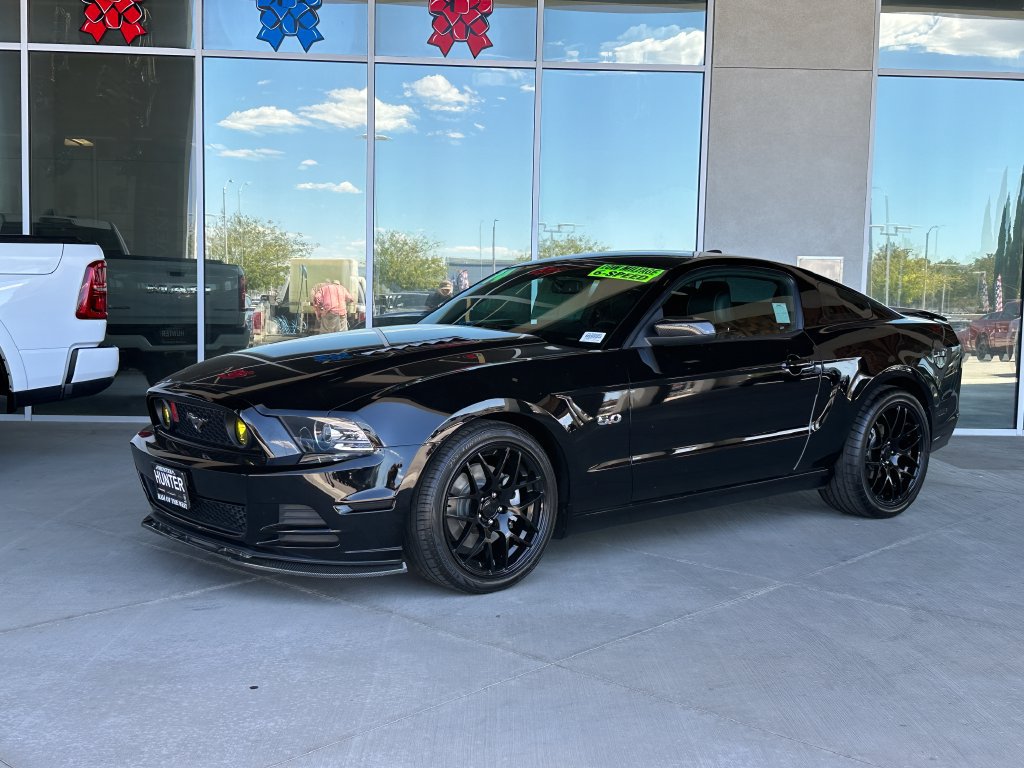 Used 2014 Ford Mustang GT Premium w/ Comfort Package RWD image 2