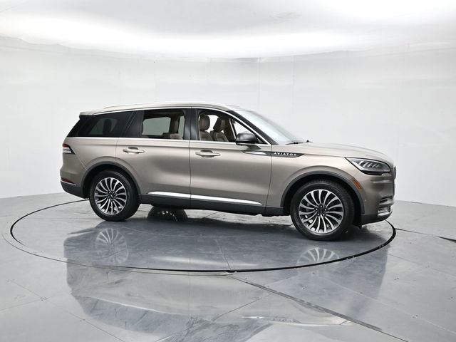 Used 2020 Lincoln Aviator Reserve w/ Equipment Group 201A image 3