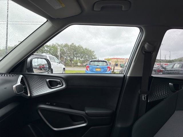 Used 2025 Kia Soul LX w/ LX Technology Package image 22