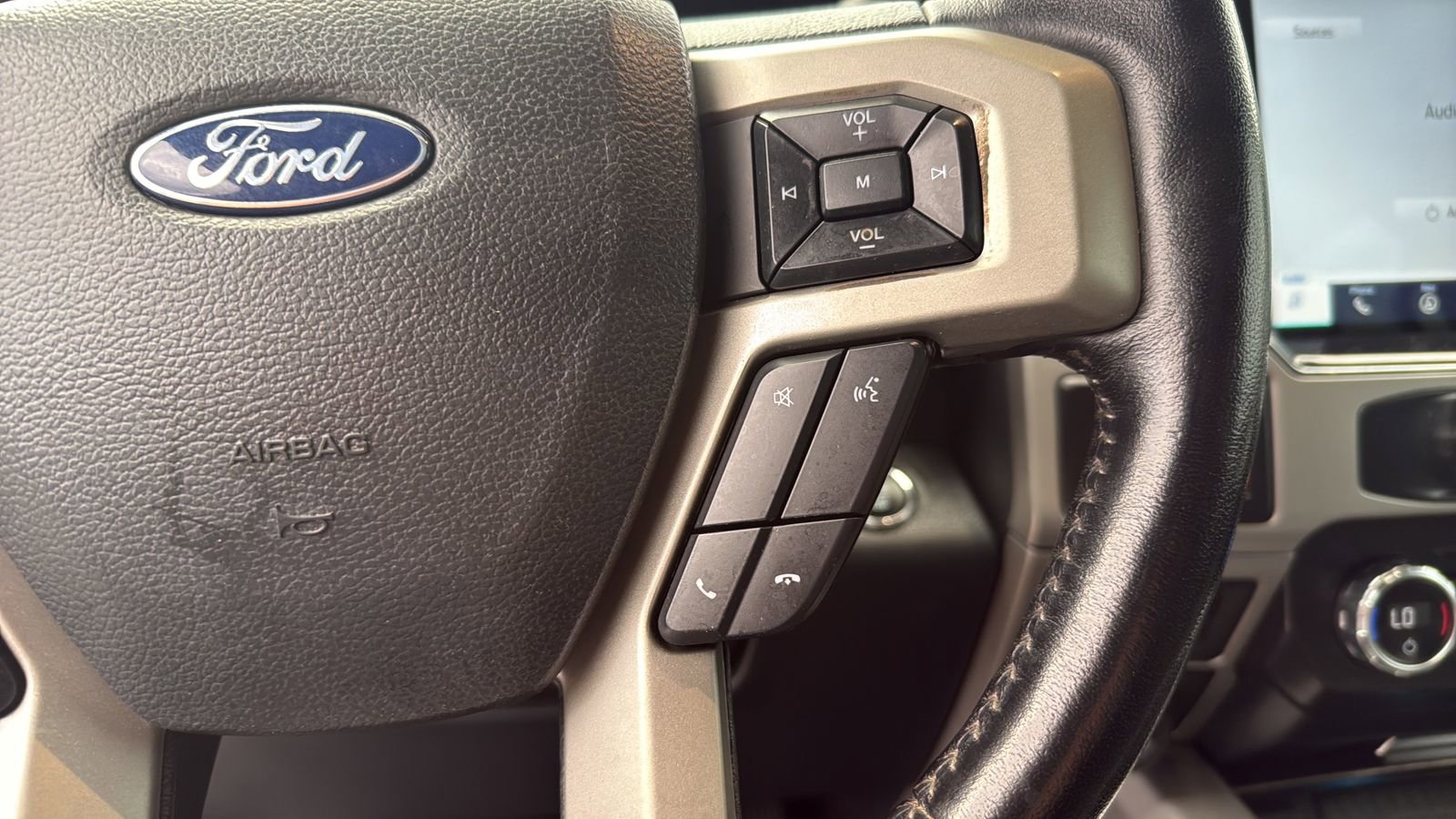 Used 2022 Ford F350 Lariat w/ Lariat Ultimate Package AWD/4WD image 15