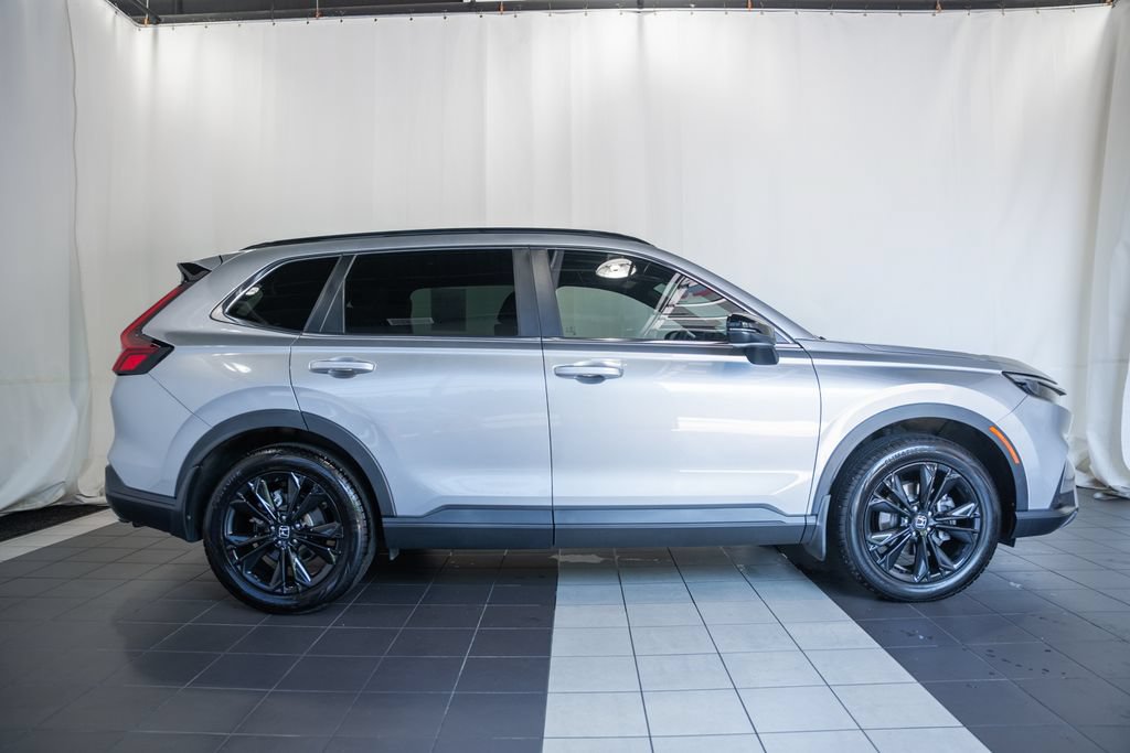 Used 2024 Honda CR-V Sport Touring image 3