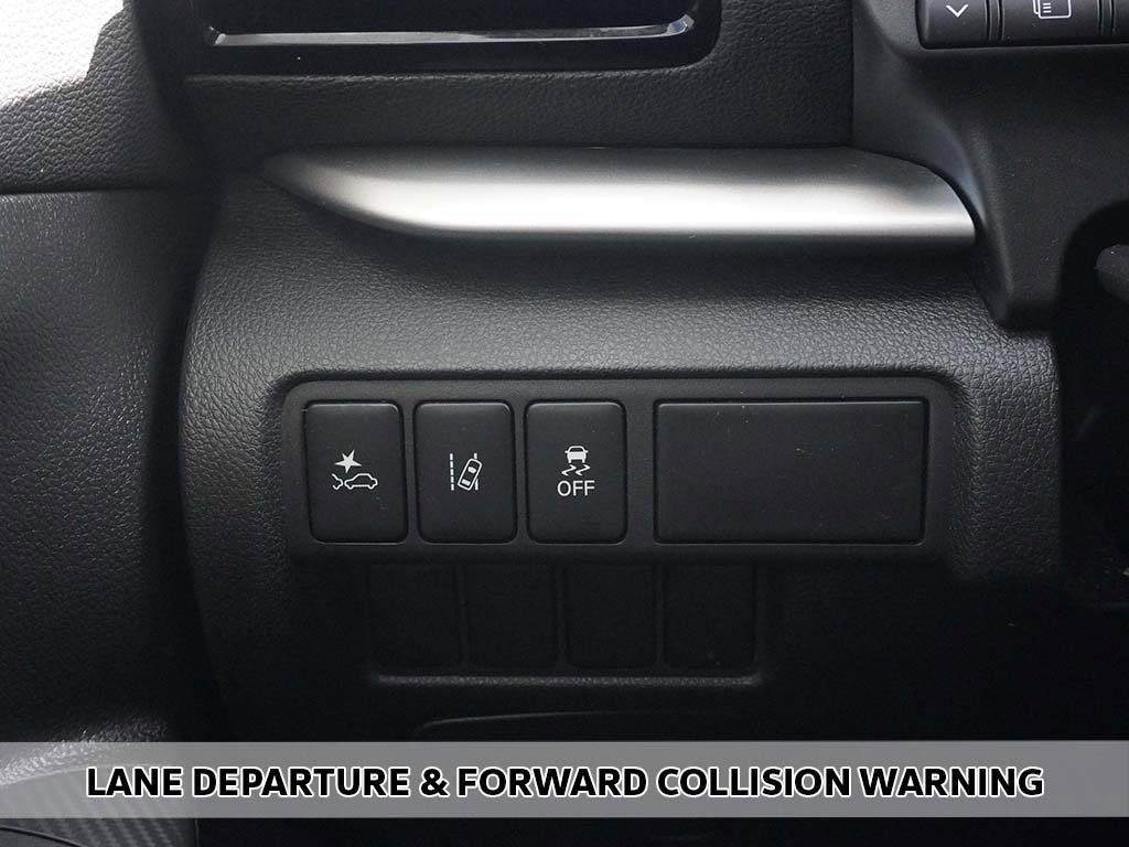 Used 2024 Mitsubishi Eclipse Cross ES image 3