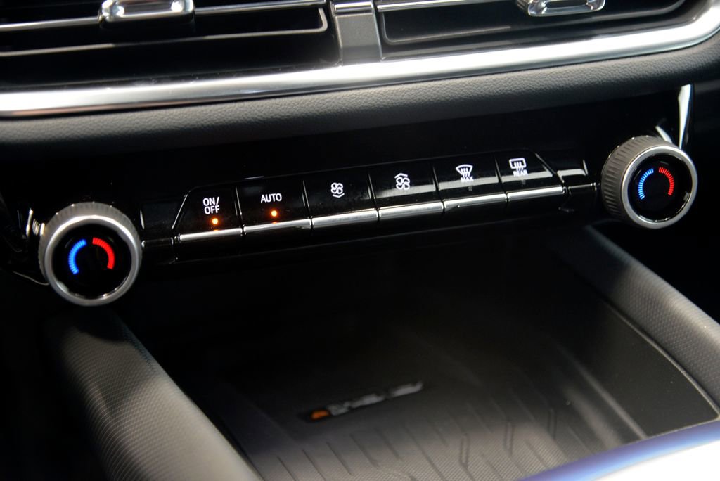 Certified 2025 Chevrolet Equinox EV LT w/ Convenience Package II image 24