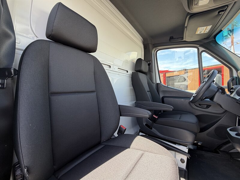 Used 2023 Mercedes-Benz Sprinter 3500 image 10