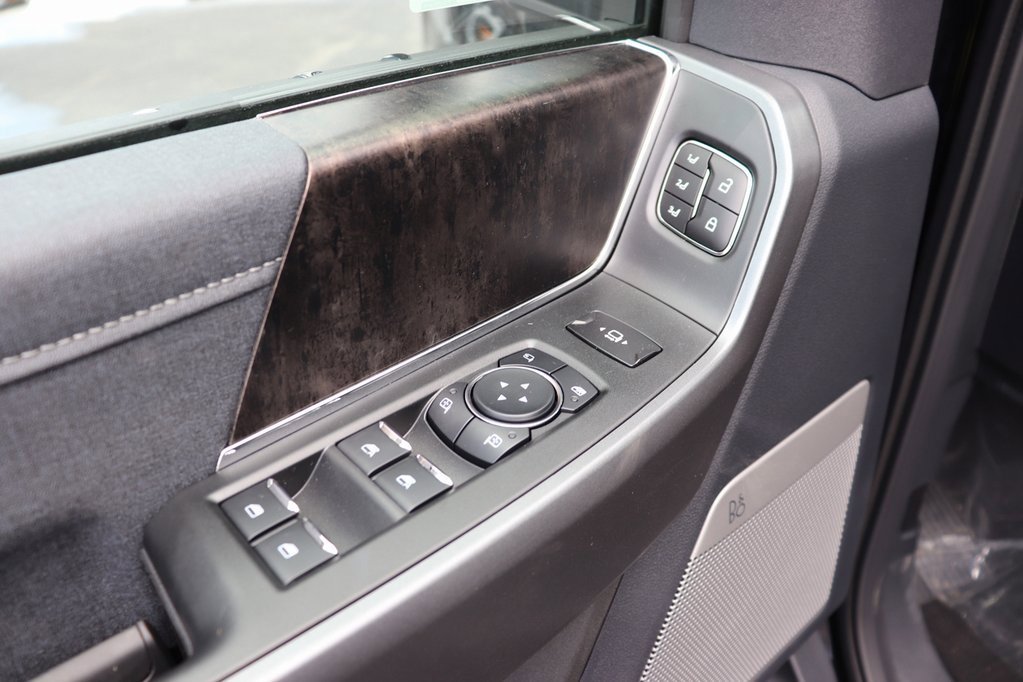 New 2025 Ford F250 Lariat w/ Lariat Ultimate Package image 30