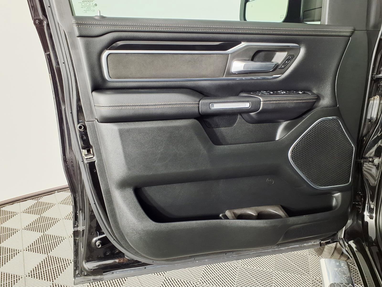 Used 2021 RAM 1500 Laramie w/ Sport Appearance Package AWD/4WD image 16