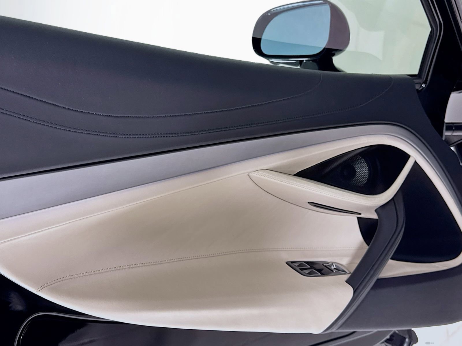 Used 2024 McLaren 750S image 15