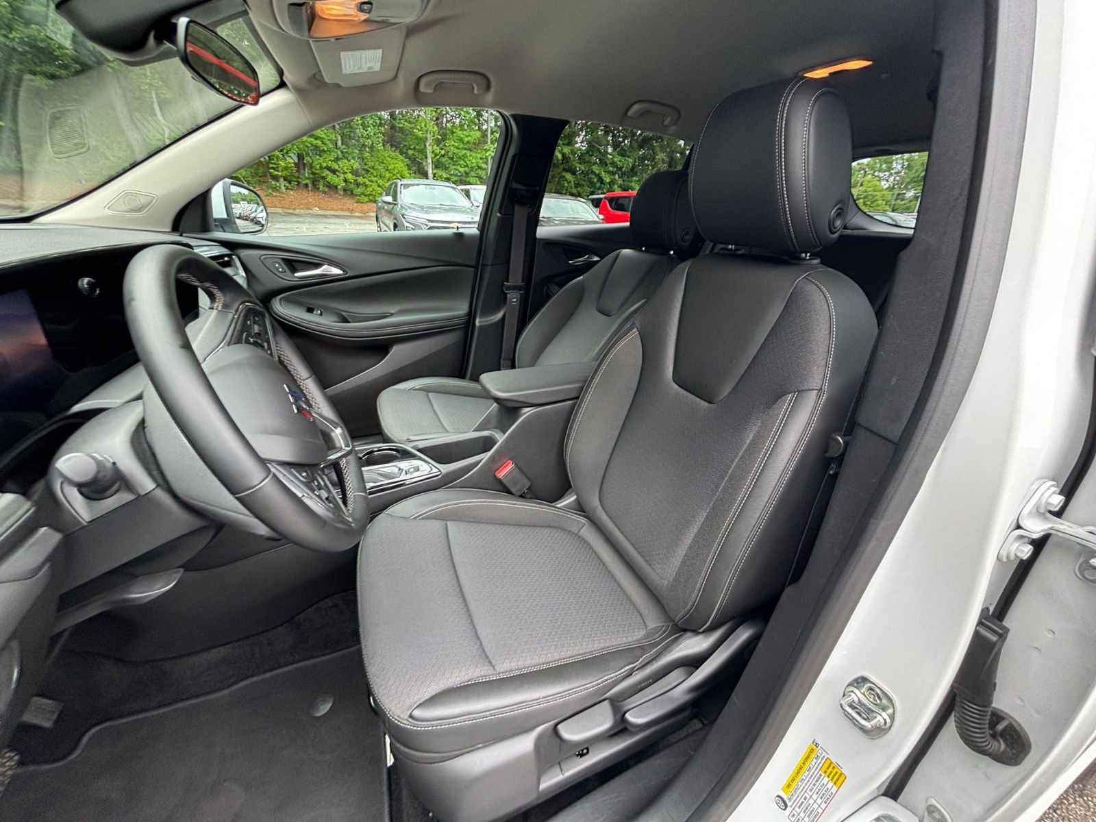 Used 2025 Buick Encore GX Preferred FWD image 37