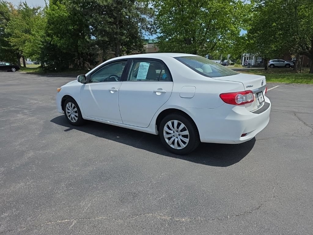 Used 2013 Toyota Corolla LE FWD image 6