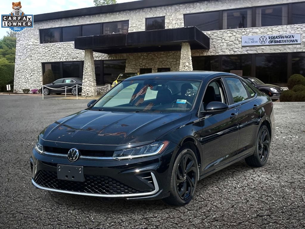Used 2025 Volkswagen Jetta SE w/ Sunroof Package FWD image 2