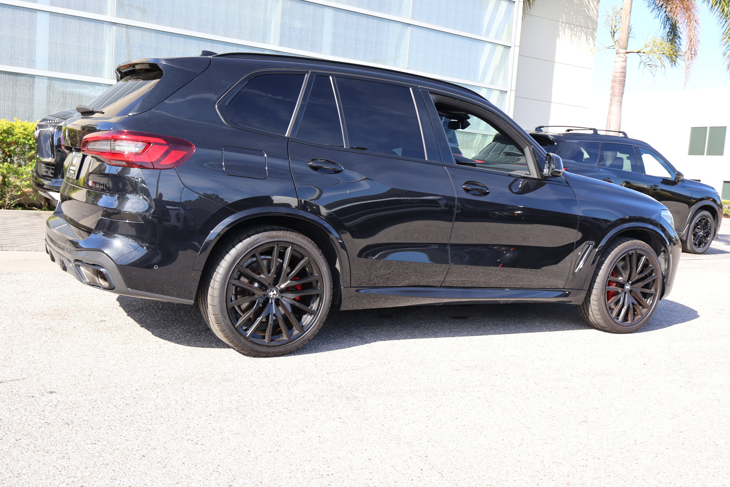 Used 2023 BMW X5 M50i w/ Executive Package image 9