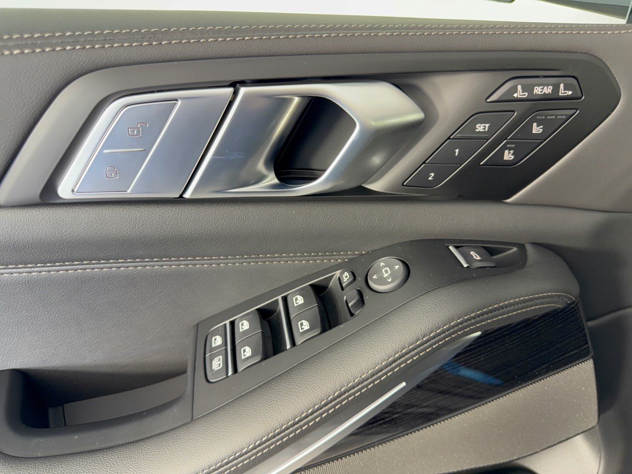 New 2027 BMW X7 M60i AWD/4WD image 15