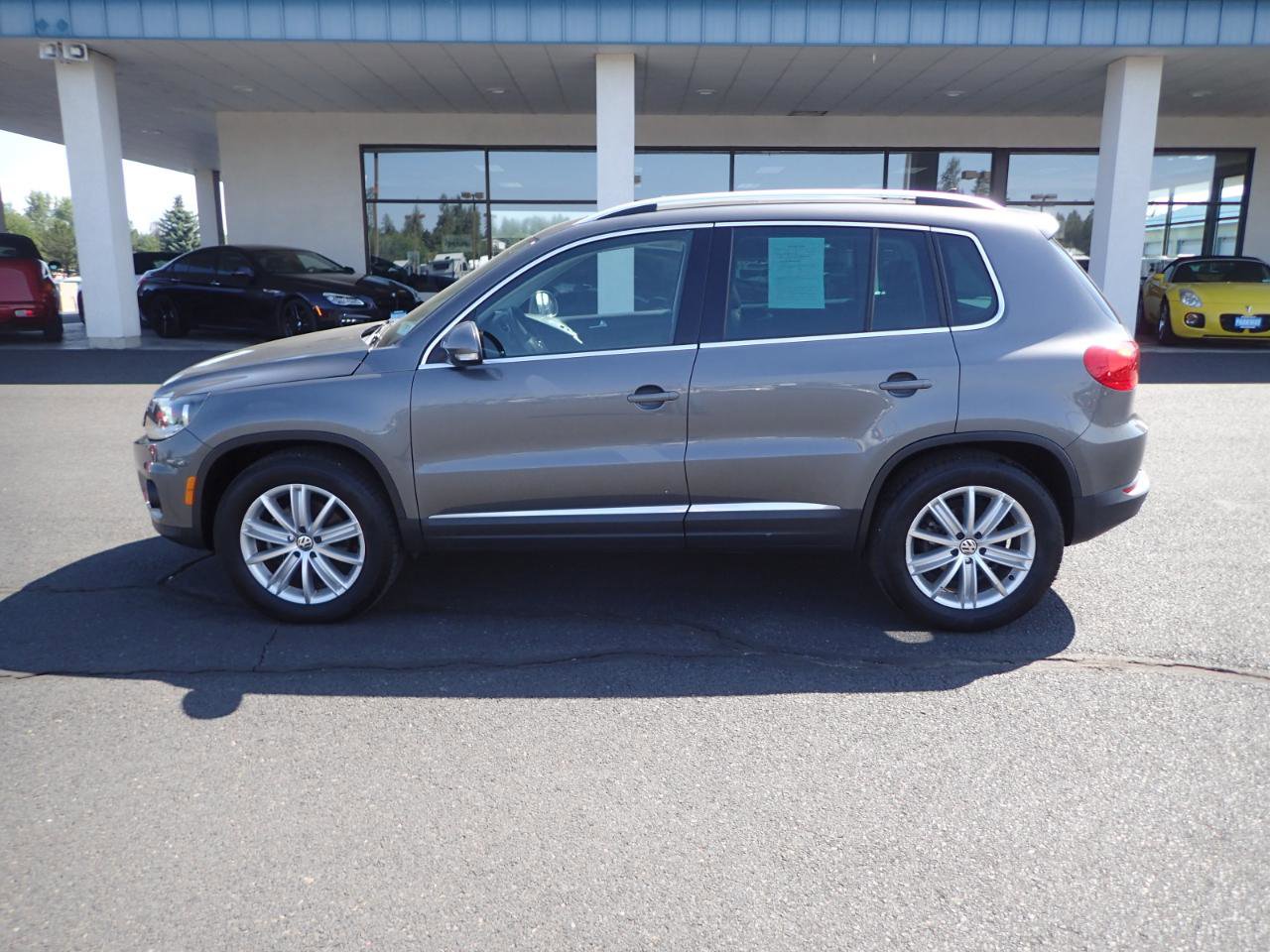 Used 2012 Volkswagen Tiguan SE AWD/4WD image 2