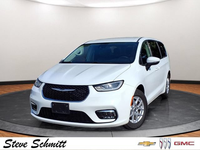 Used 2023 Chrysler Pacifica Touring-L