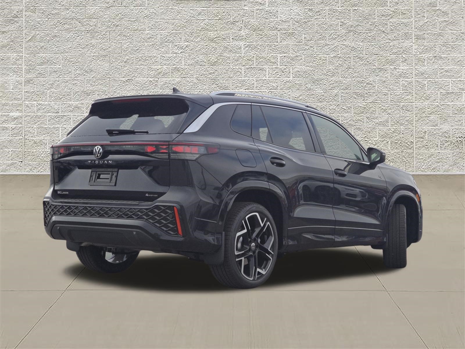 New 2026 Volkswagen Tiguan SEL R-Line AWD/4WD image 7