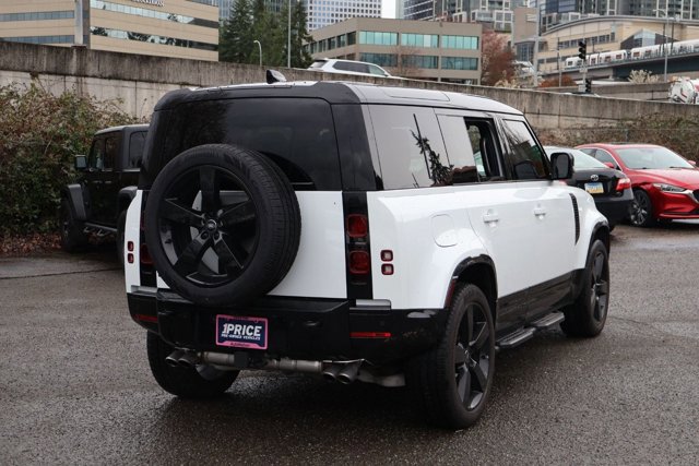 Used 2025 Land Rover Defender 110 X-Dynamic SE image 5