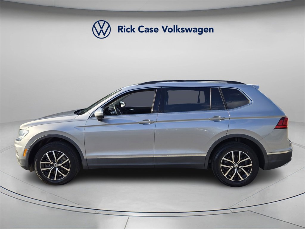 Used 2021 Volkswagen Tiguan SE w/ Panoramic Sunroof Package image 4