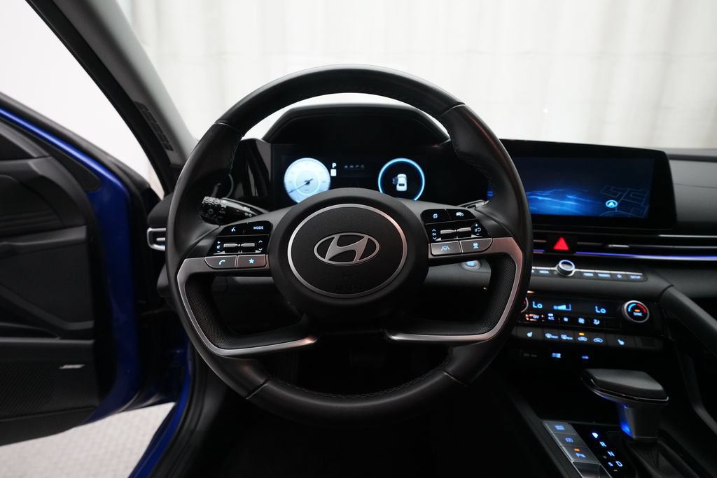 Used 2024 Hyundai Elantra Limited FWD image 4