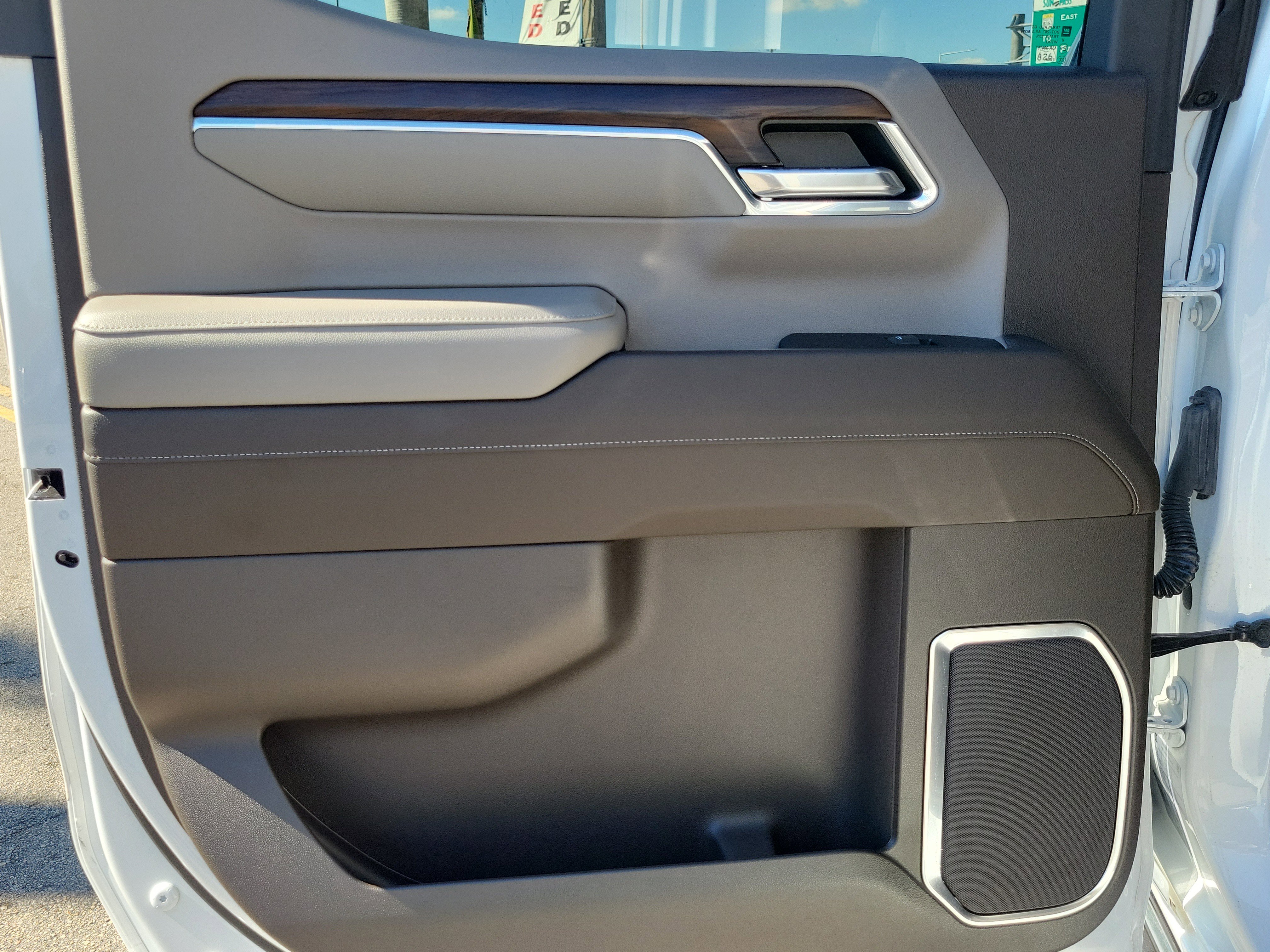 Used 2022 GMC Sierra 1500 SLT w/ SLT Premium Plus Package image 24