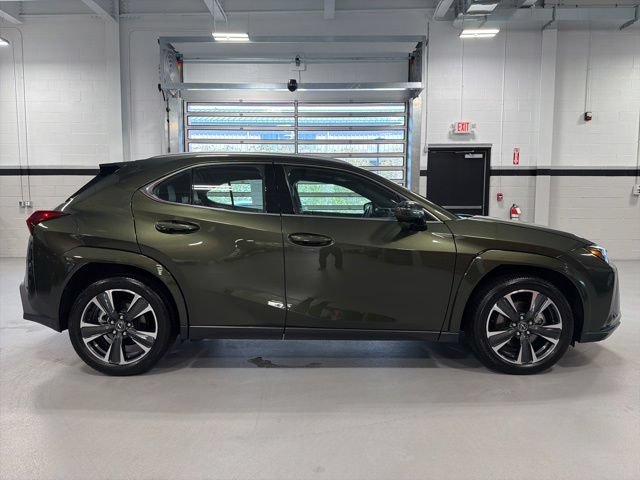 Used 2025 Lexus UX 300h AWD w/ Accessory Package (Z1) image 8