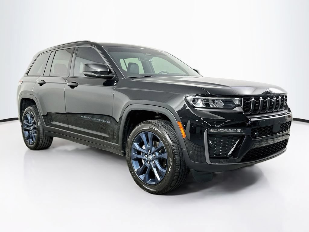 Used 2026 Jeep Grand Cherokee Limited AWD/4WD image 2