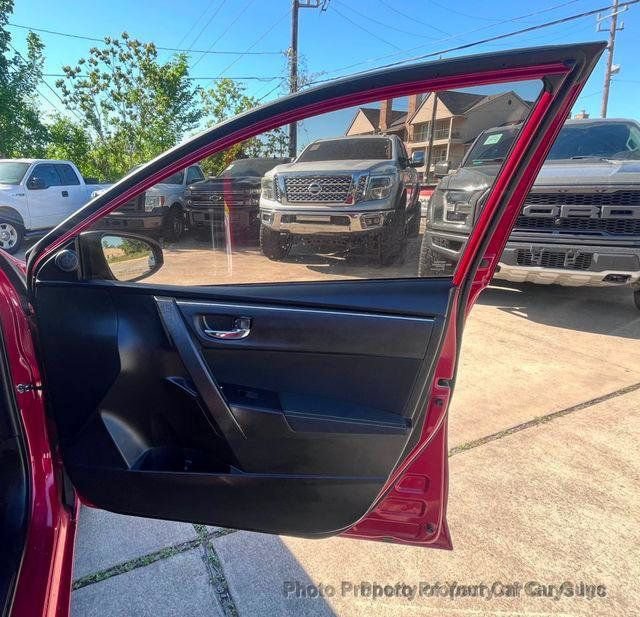Used 2018 Toyota Corolla LE FWD image 25