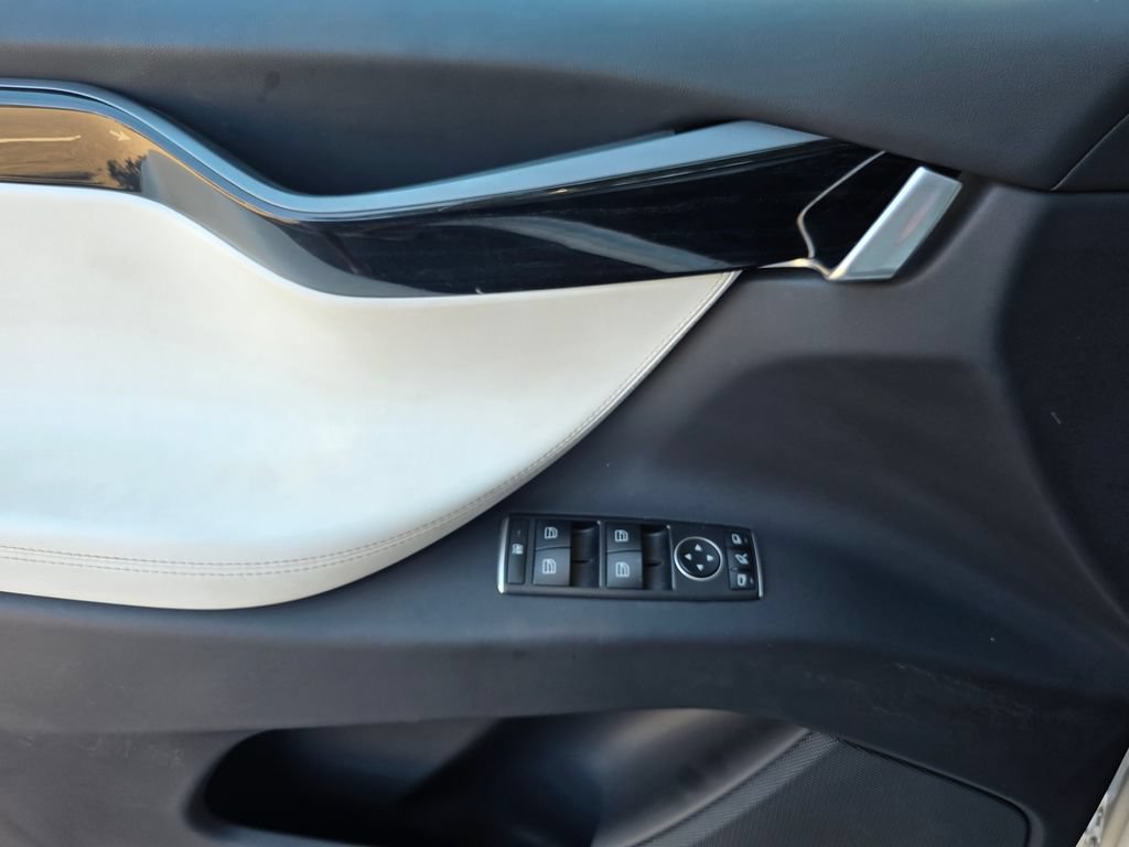 Used 2020 Tesla Model X Long Range AWD/4WD image 15