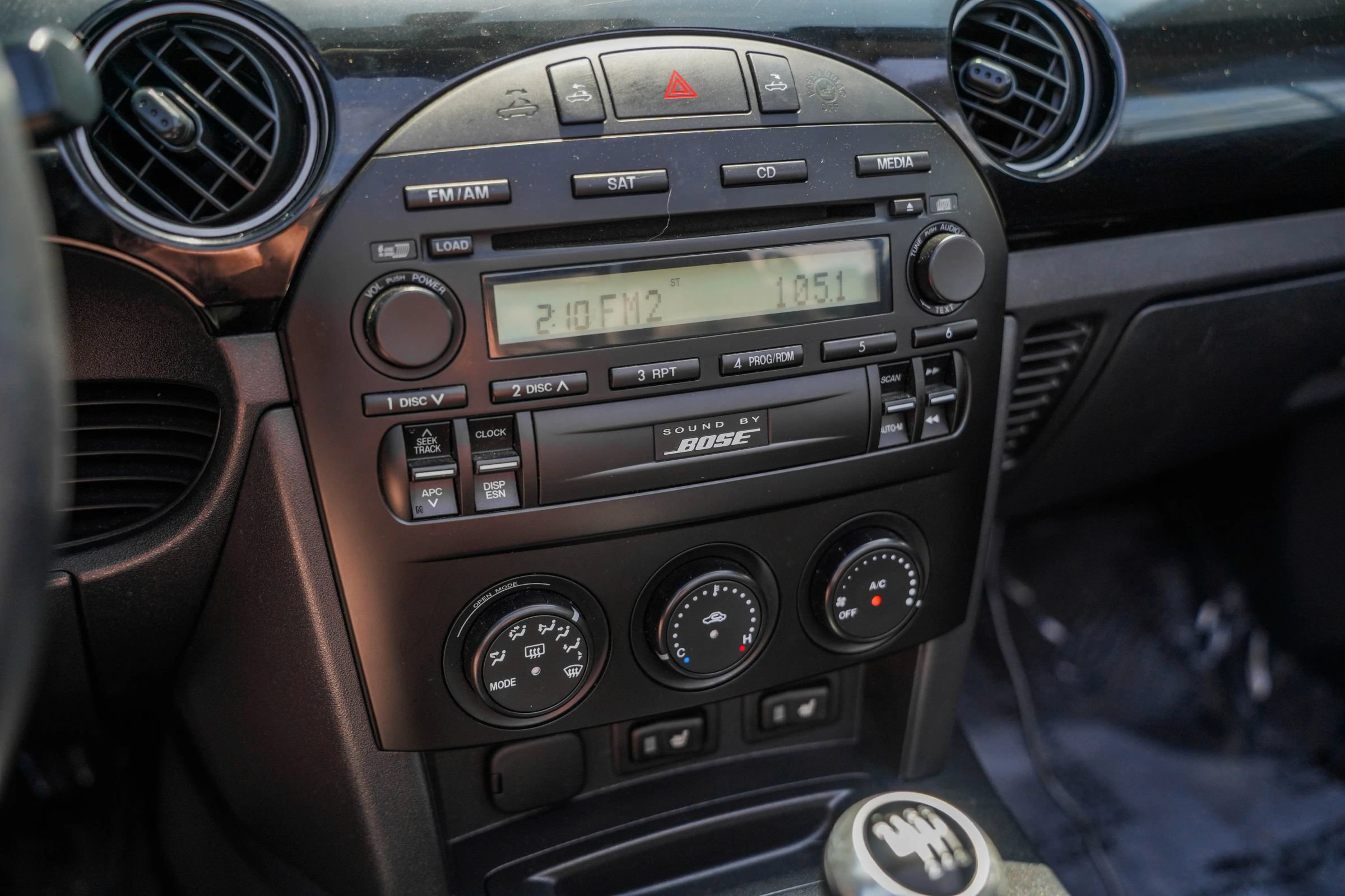 Used 2008 MAZDA MX-5 Miata Grand Touring w/ Premium Pkg RWD image 19