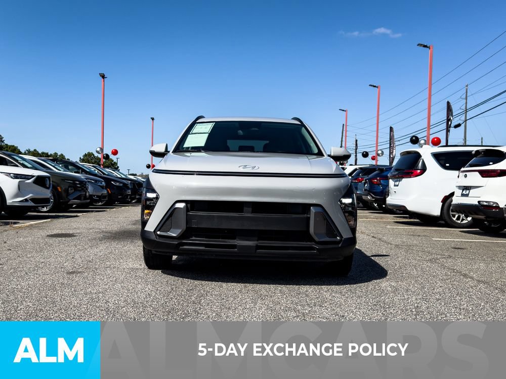 Used 2024 Hyundai Kona SEL FWD image 3