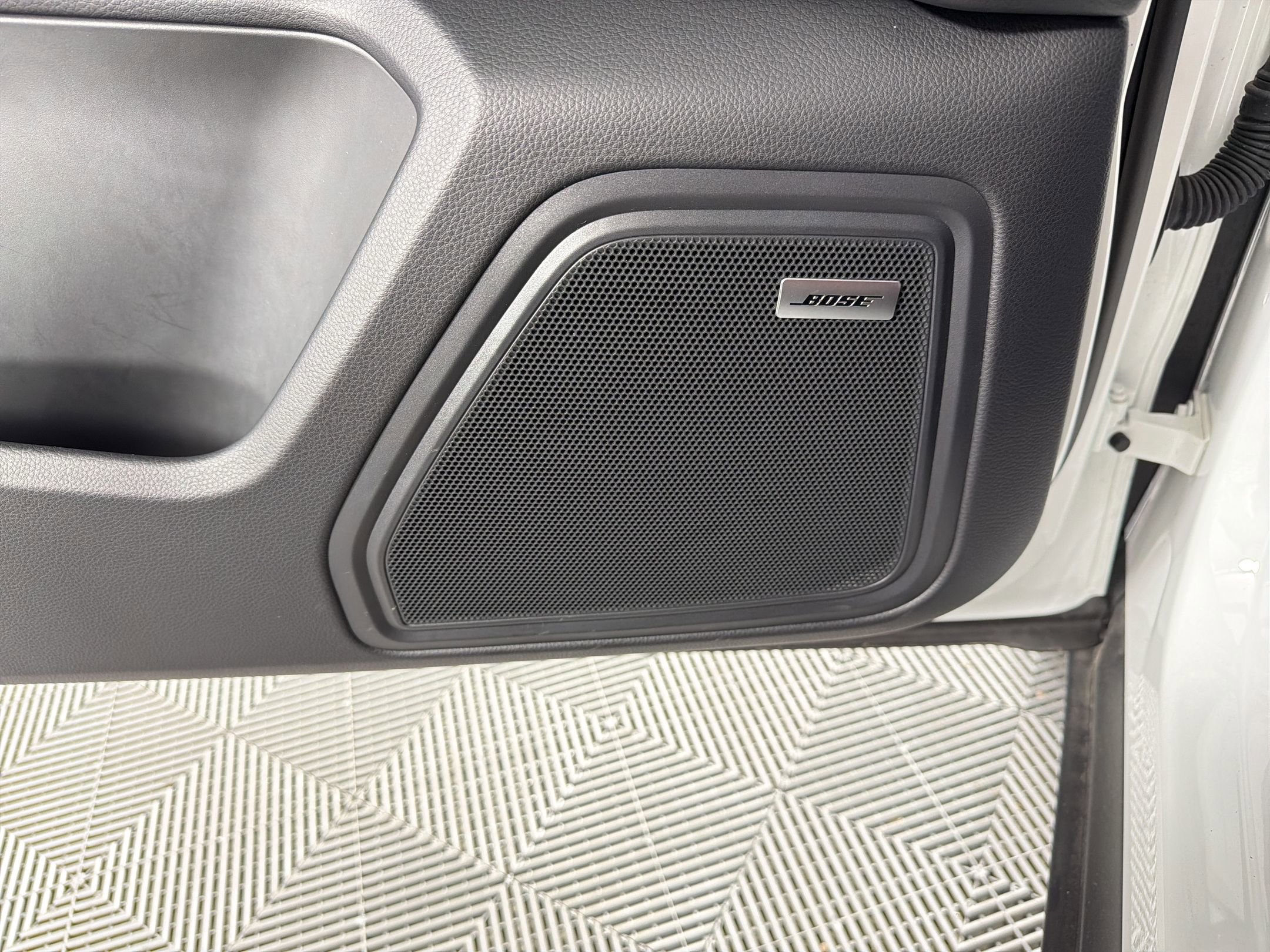 Certified 2025 Porsche Macan image 22