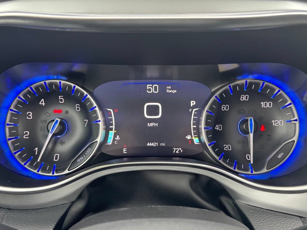 Used 2025 Chrysler Pacifica Limited FWD image 10