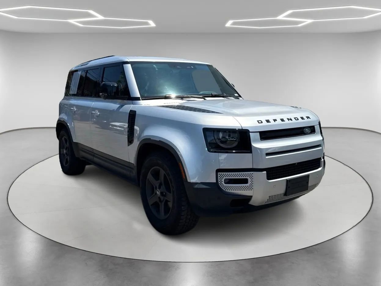 Used 2023 Land Rover Defender 110 S image 3