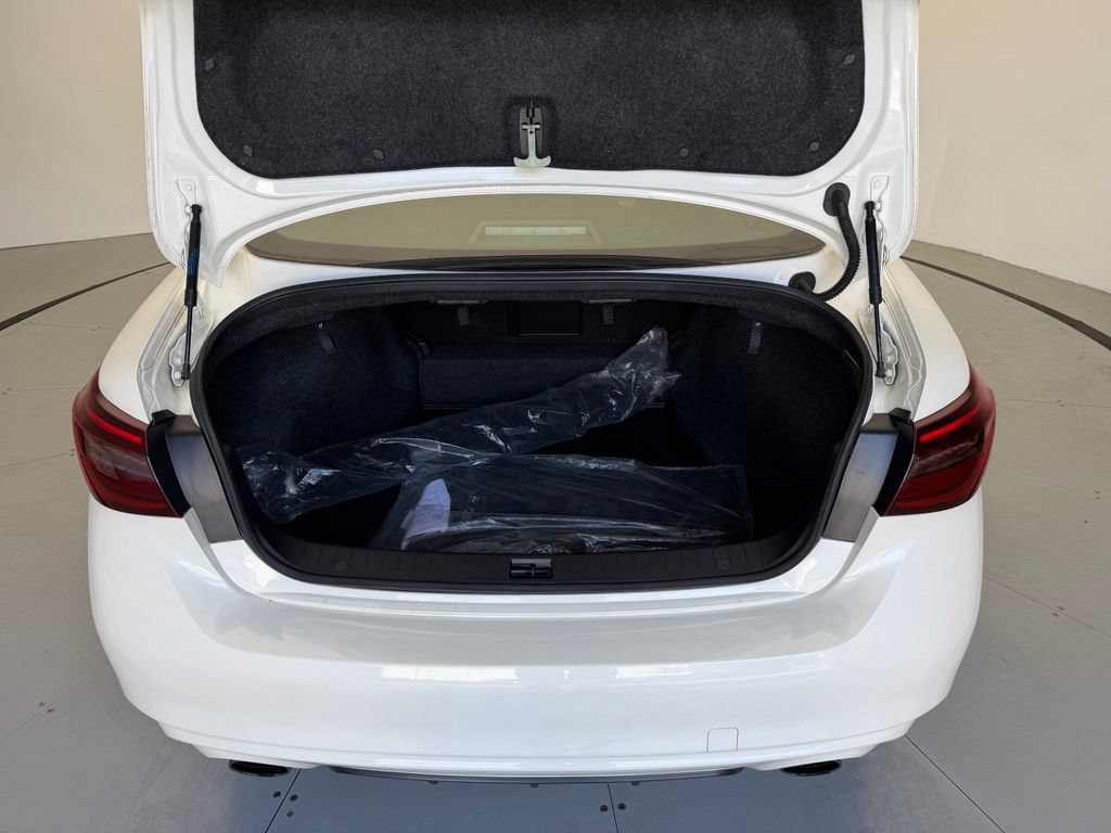 Used 2019 INFINITI Q50 Luxe w/ Essential Package (3.0T Luxe) AWD/4WD image 3