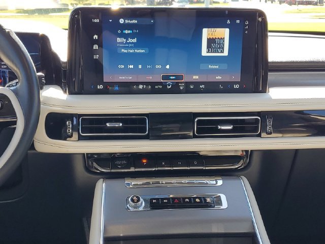 Certified 2025 Lincoln Aviator AWD w/ Jet Appearance Package image 31