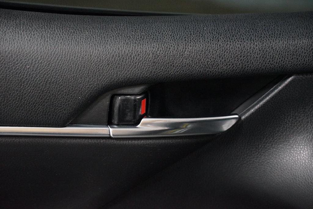 Used 2022 Toyota Camry SE FWD image 29