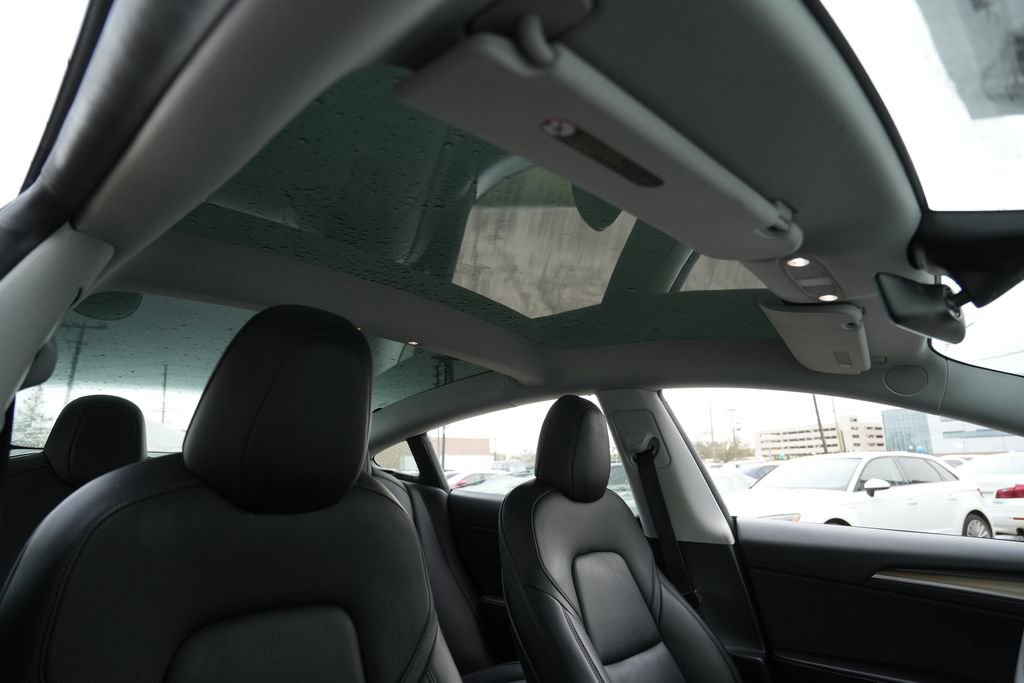 Used 2021 Tesla Model 3 Standard Range Plus image 31