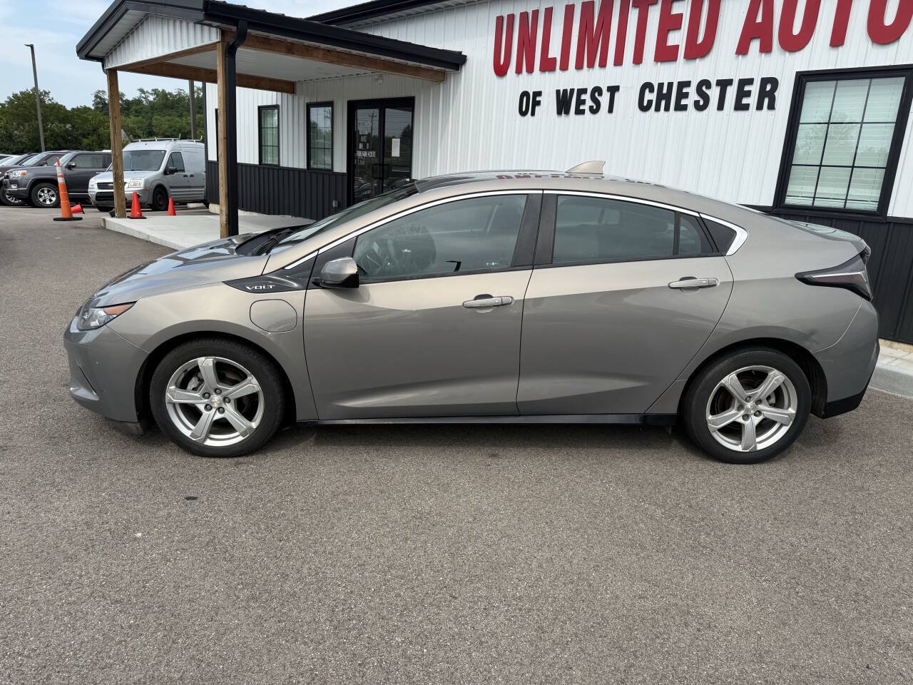 Used 2017 Chevrolet Volt LT FWD image 13