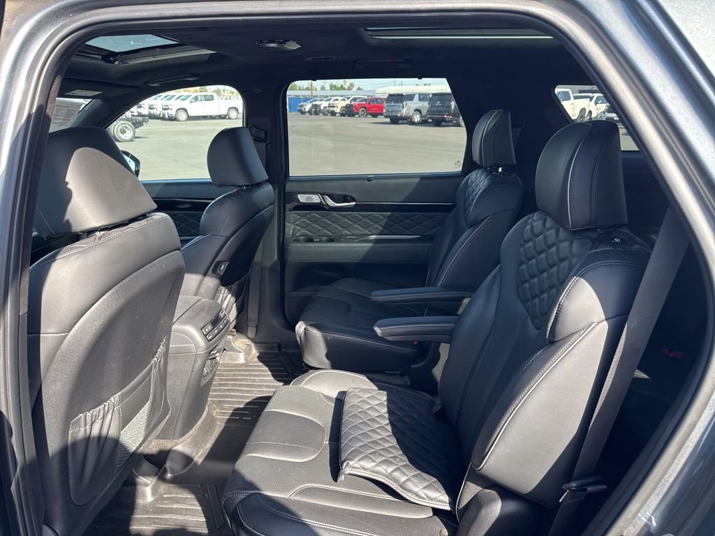 Used 2022 Hyundai Palisade Calligraphy image 16