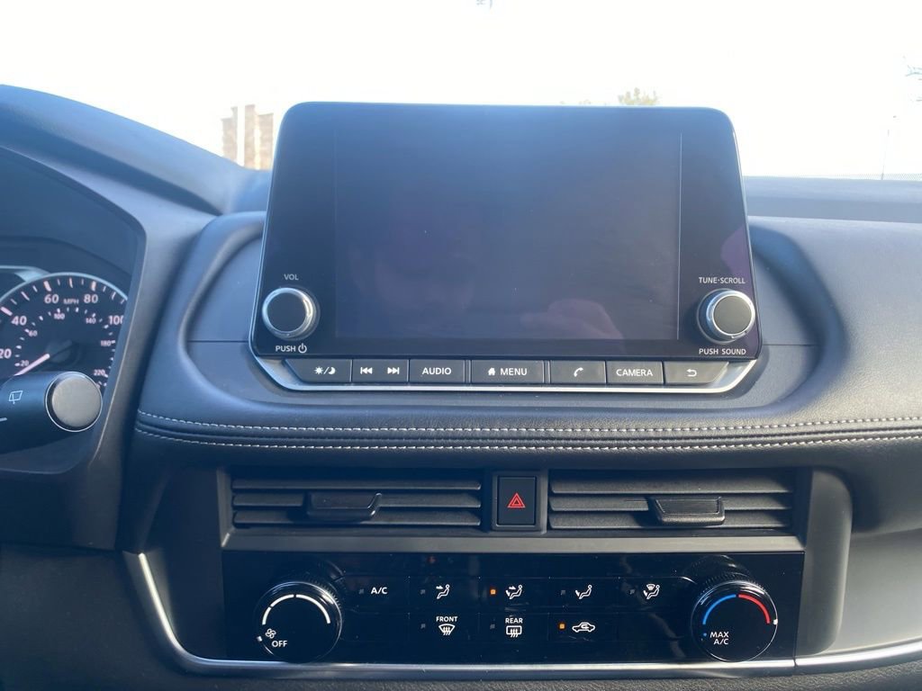 Used 2024 Nissan Rogue S image 22