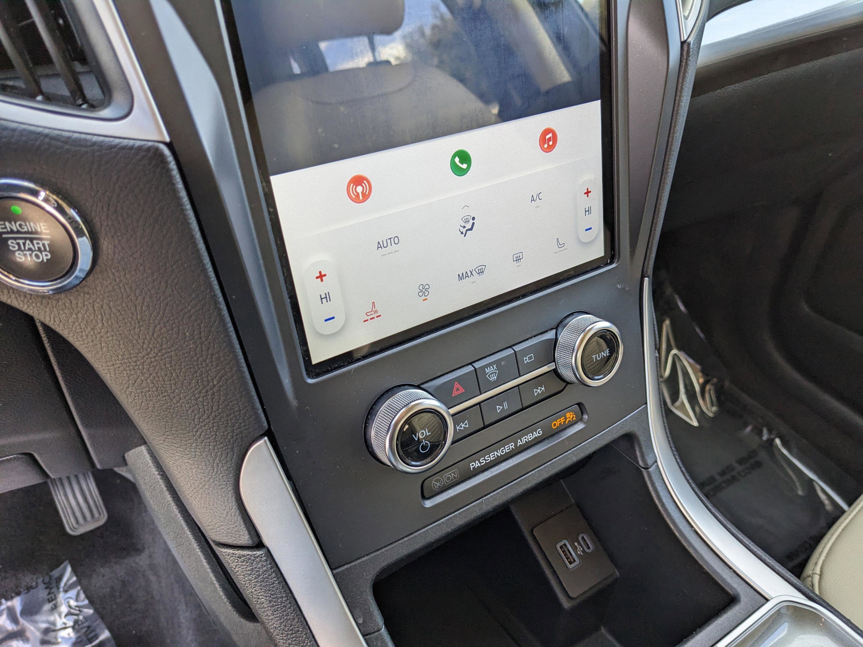 Used 2024 Ford Edge SEL image 19