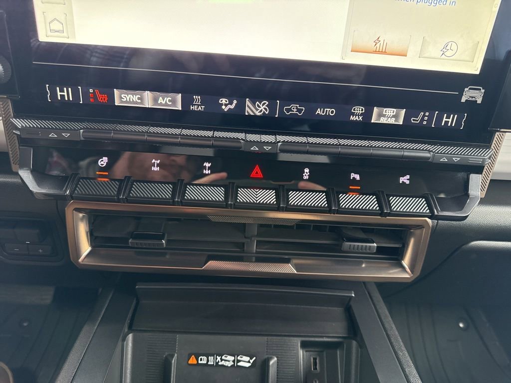 Used 2024 GMC Hummer EV 2X w/ Extreme Off-Road Package image 20