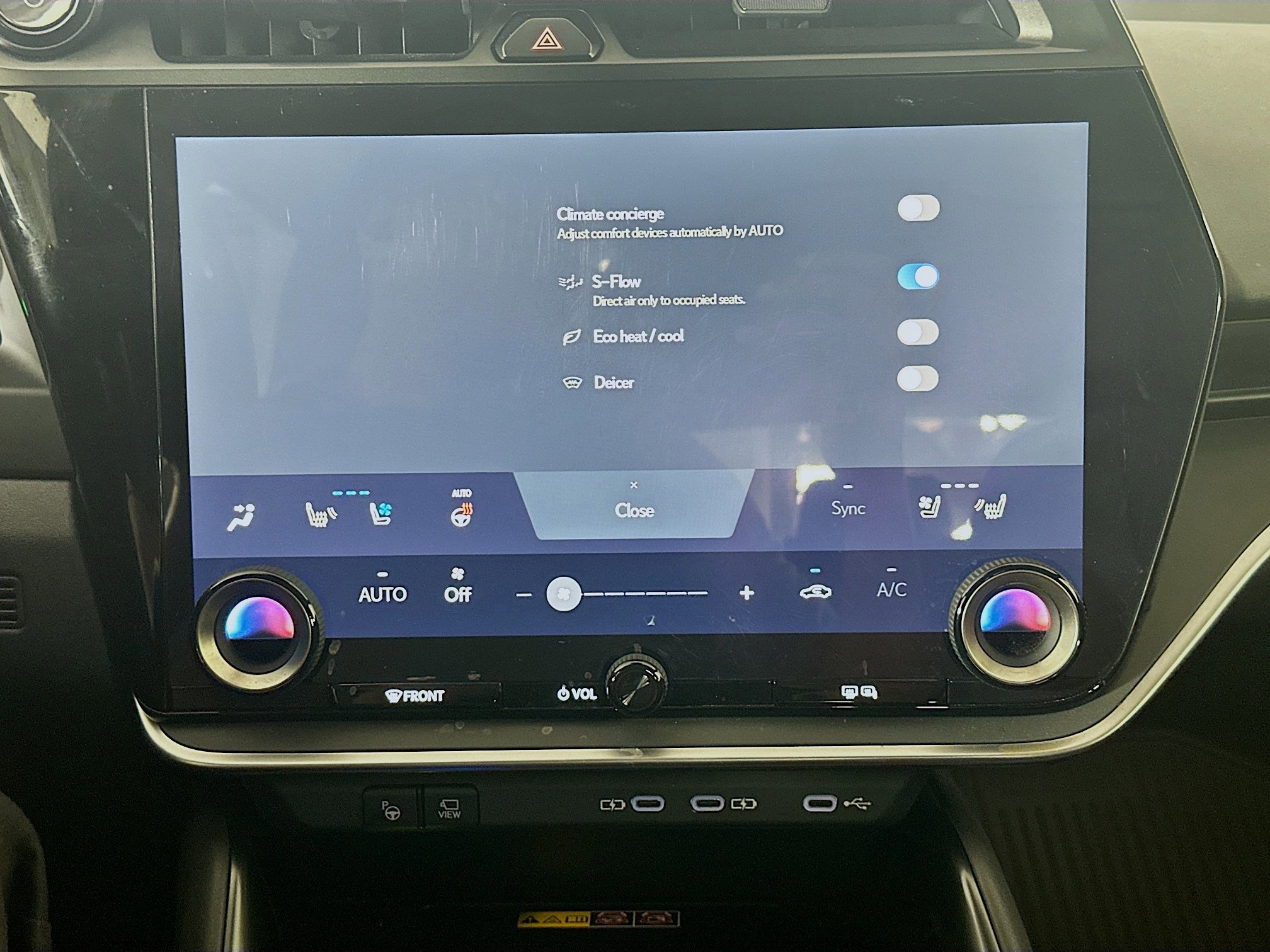 Used 2023 Lexus RZ 450e Premium w/ Technology Package image 24