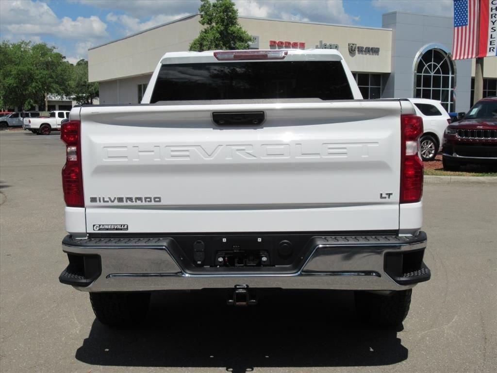 Used 2024 Chevrolet Silverado 1500 LT AWD/4WD image 6