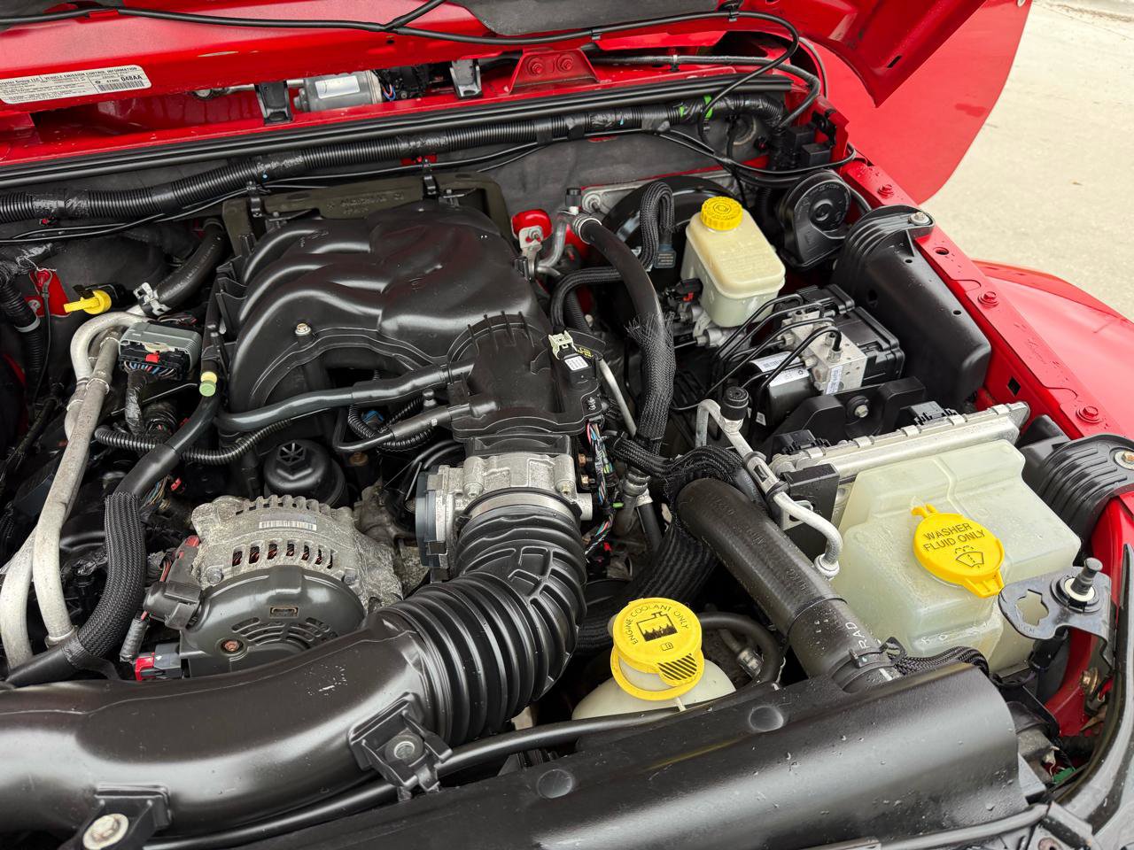 Used 2014 Jeep Wrangler Unlimited Sahara w/ Dual Top Group image 31