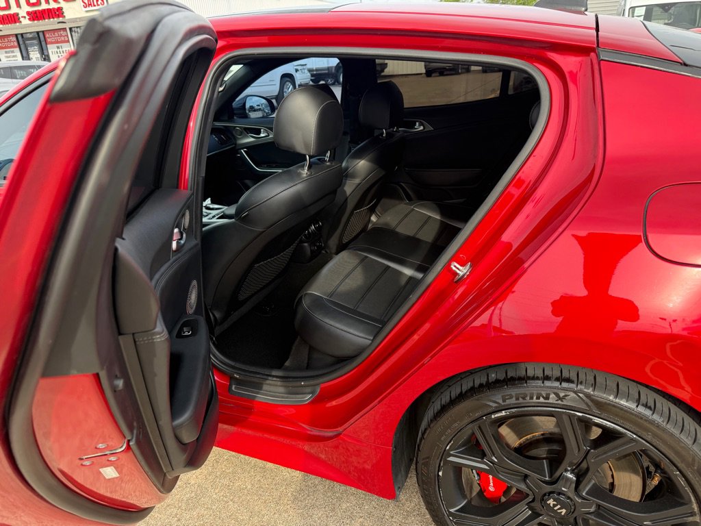 Used 2018 Kia Stinger GT2 image 7