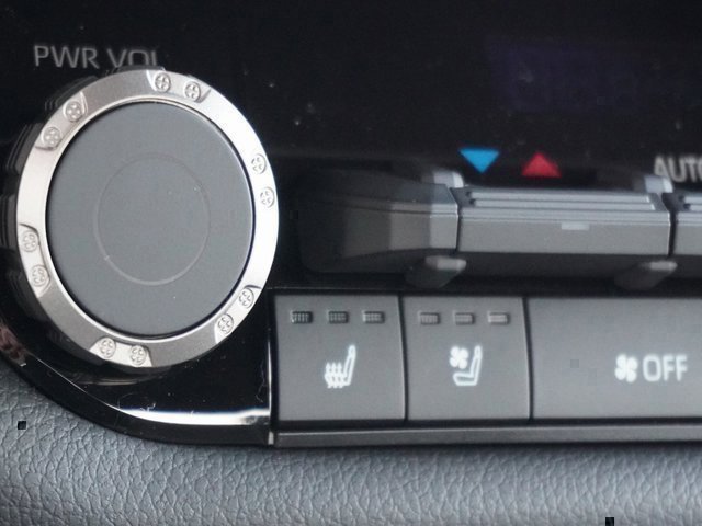 New 2025 Toyota Tundra Limited image 31