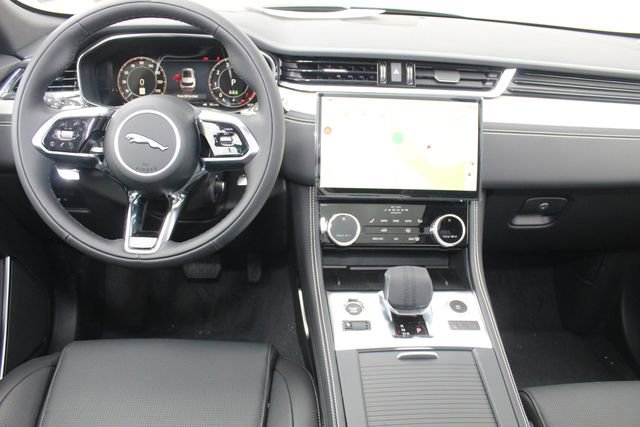 New 2026 Jaguar F-PACE R-Dynamic S image 4