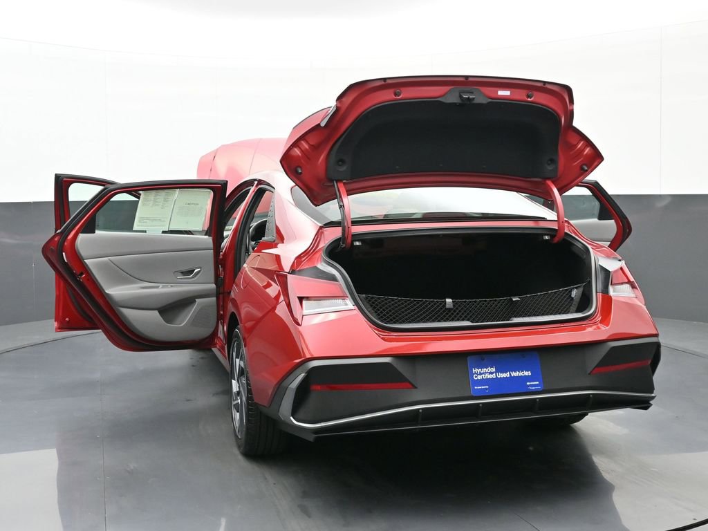 Certified 2025 Hyundai Elantra Sport image 49
