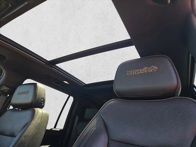 Used 2023 Chevrolet Suburban High Country AWD/4WD image 21