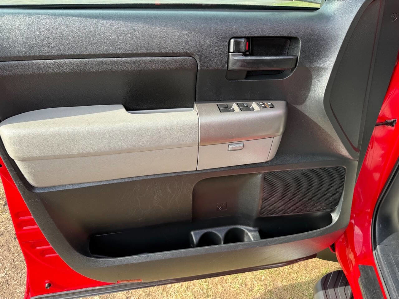 Used 2011 Toyota Tundra 4x4 Double Cab w/ Tow Pkg image 8